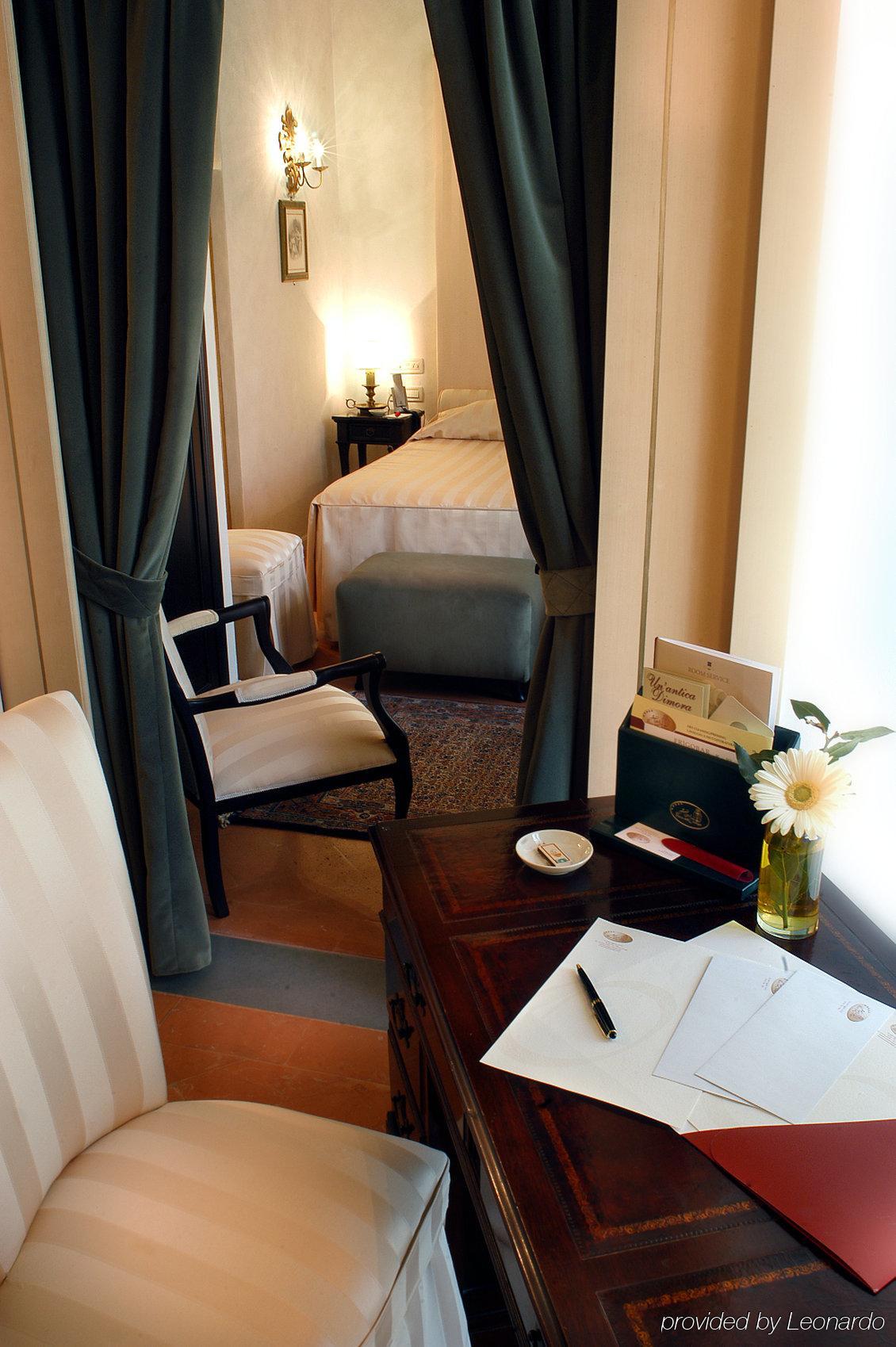 Hotel Relais Dell'Orologio Pisa Zimmer foto